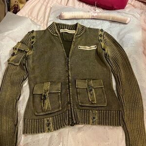 Olive Green Zippered Cardigan with Pockets